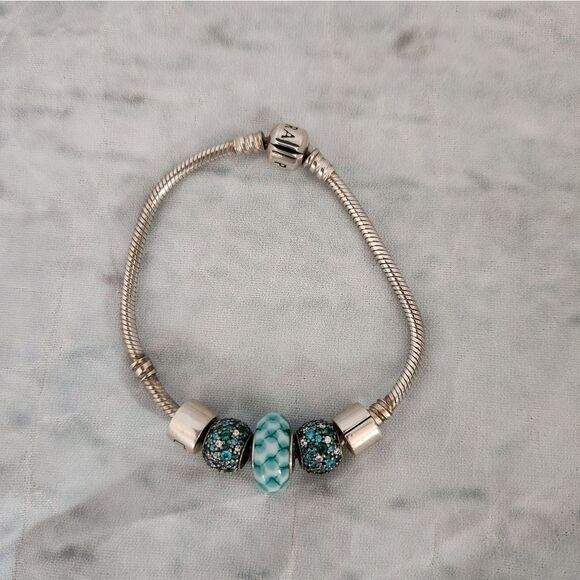 Pandora Momements Bracelet and 3 Beads - Picture 3 of 3